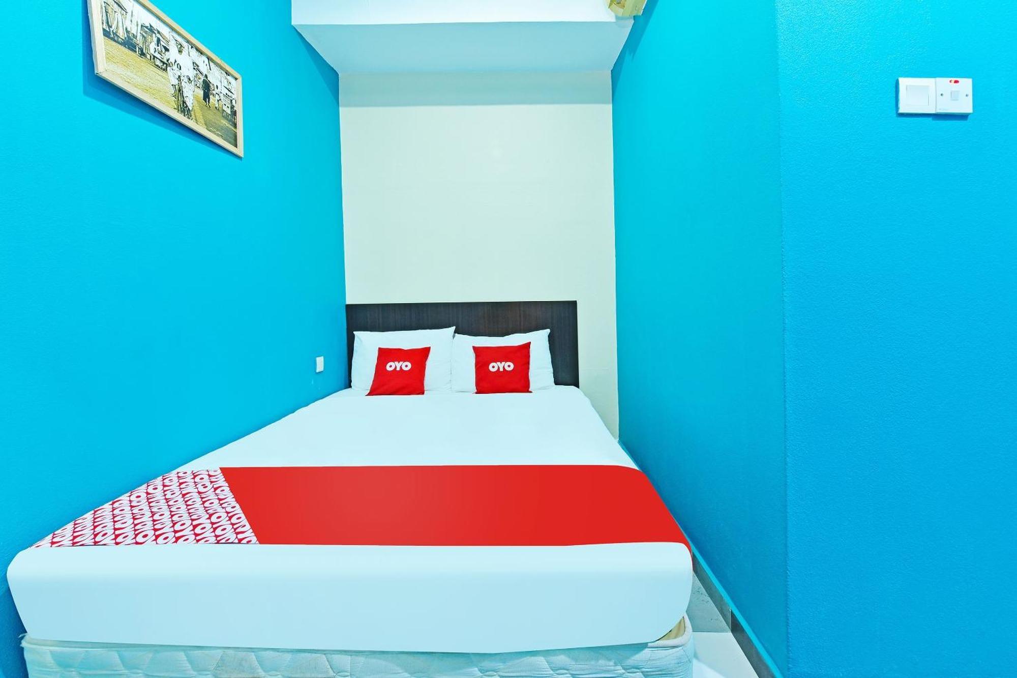 Oyo 873 Bamboo Inn Batu Ferringhi Esterno foto